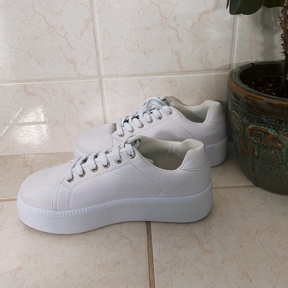 PrettyLittleThing Shoes - Platform White Shoes